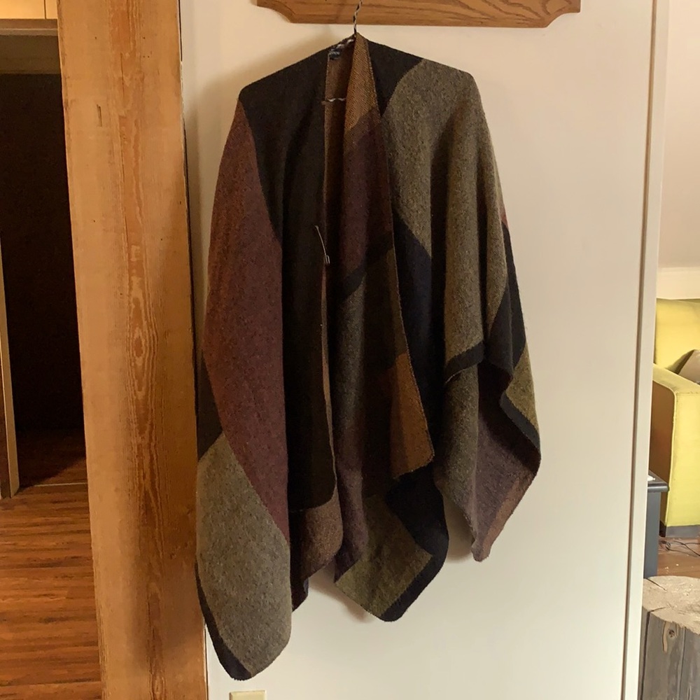 Beautiful Multi-Color Block Cape - image 1